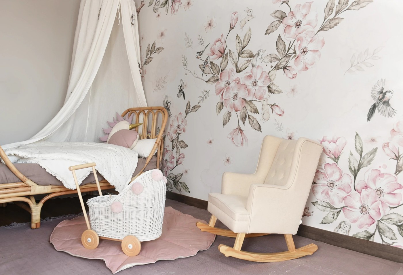 ROSE GARDEN - kwiatowa tapeta dla dziewczynki ROSE GARDEN - kwiatowa tapeta dla dziewczynki