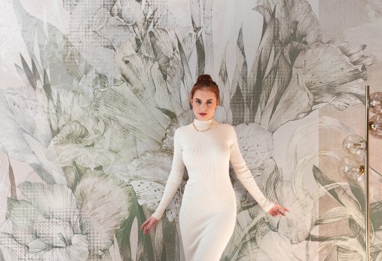 PRIMAVERA - sage green - roślinna tapeta do salonu z ornamentami