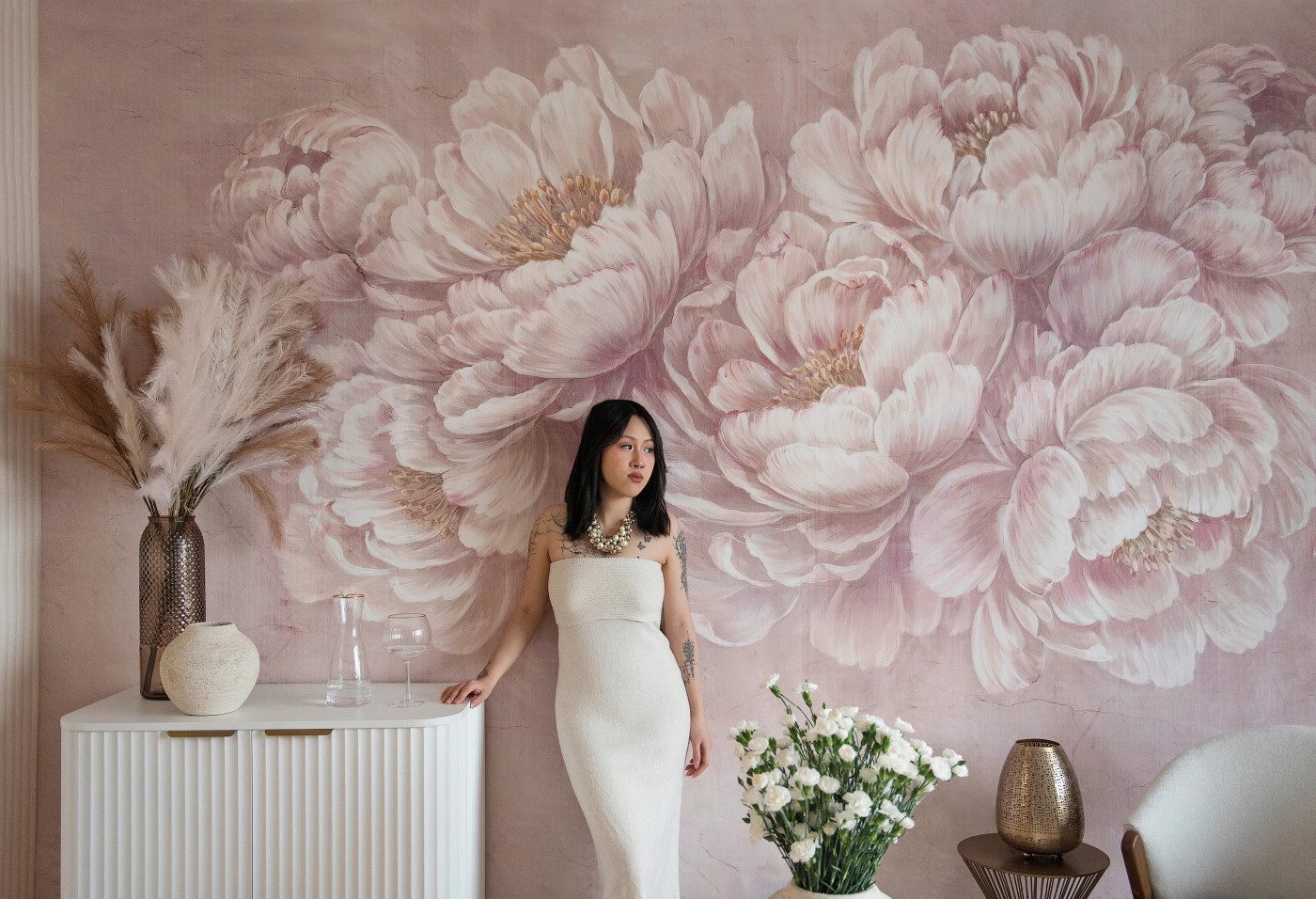 BELLE - plum- tapeta w malownicze kwiaty do salonu i sypialni