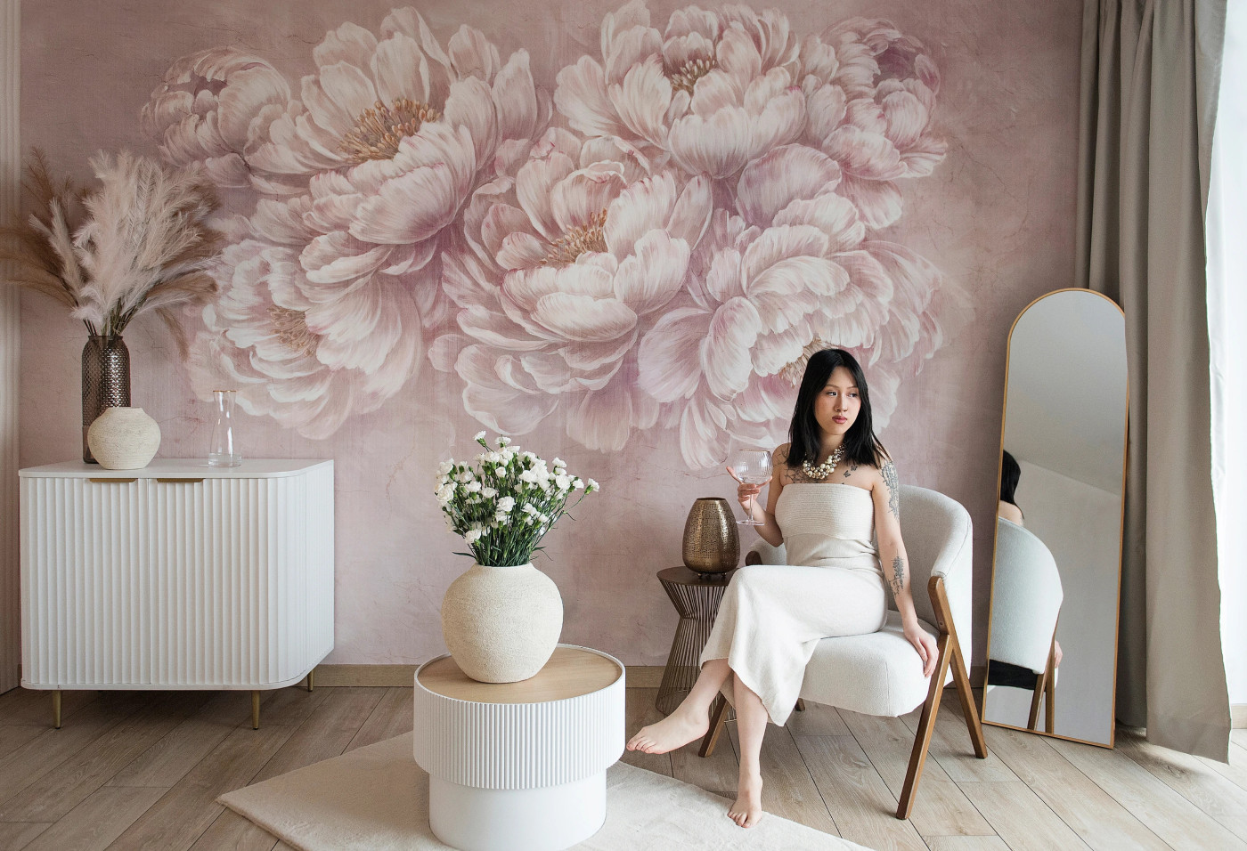 BELLE - plum- tapeta w malownicze kwiaty do salonu i sypialni