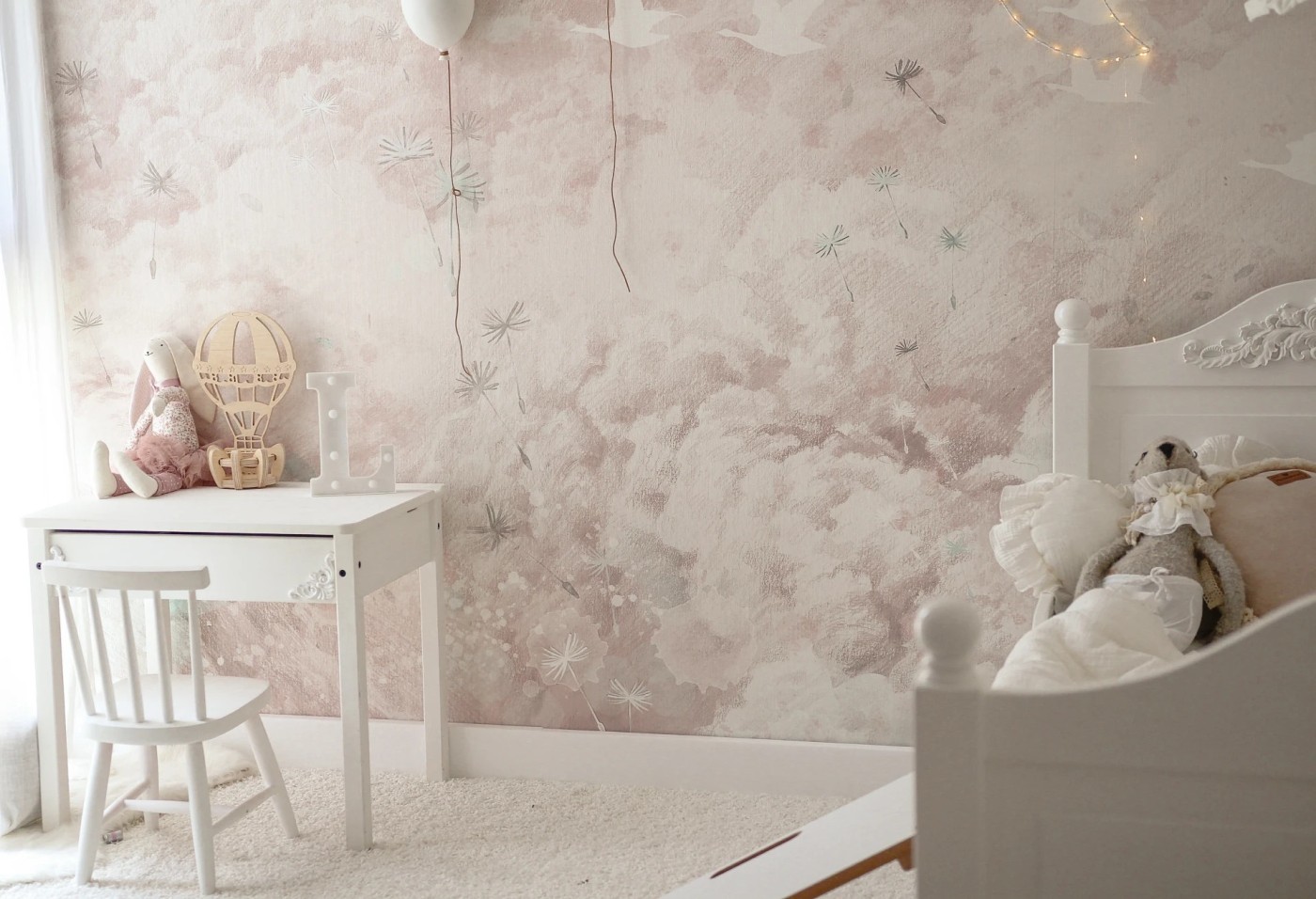 DREAM KIDS - rose - delikatna tapeta dla dziewczynki w chmury i ptaki