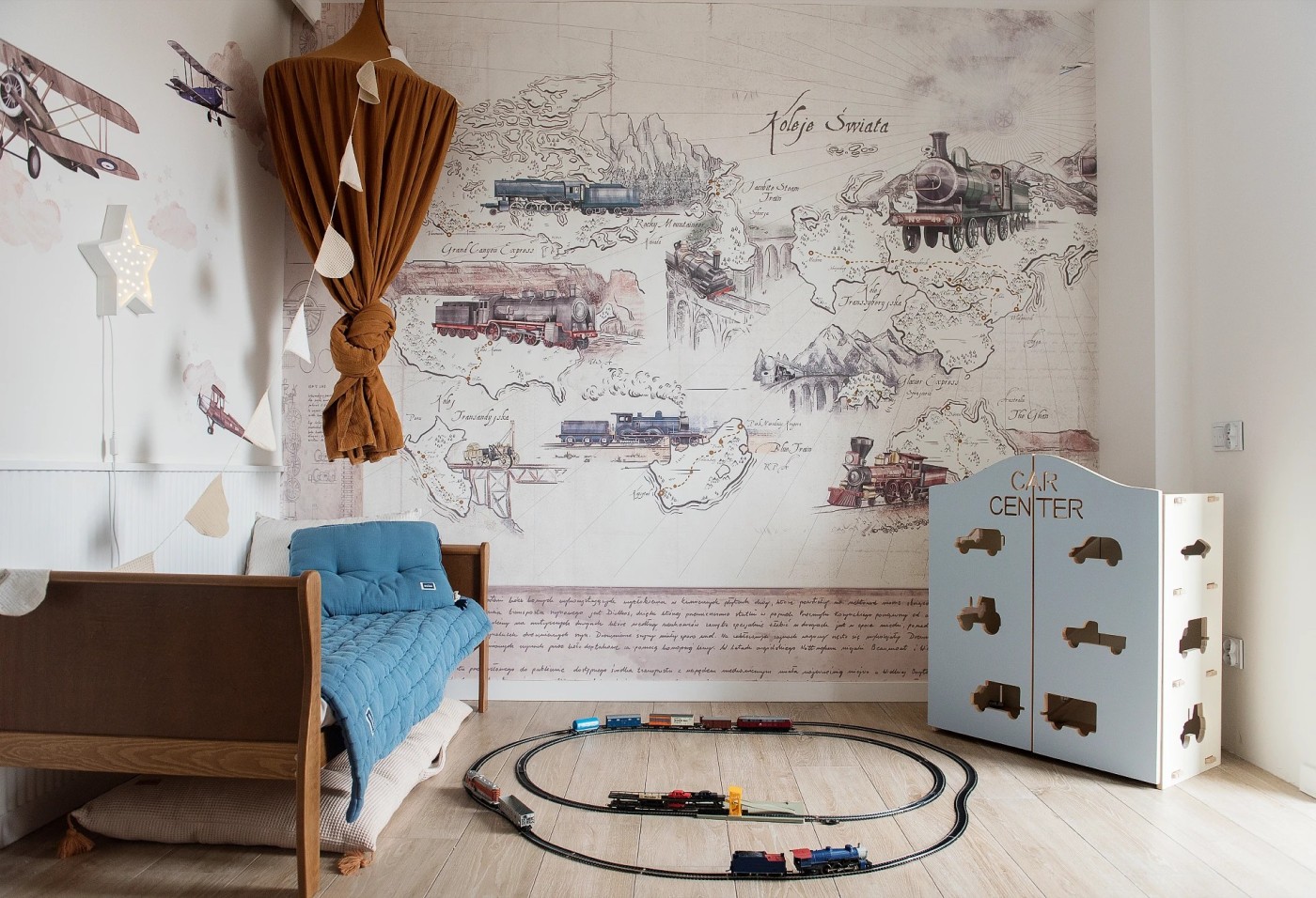 KOLEJE ŚWIATA - tapeta dla chłopca z motywem pociągów