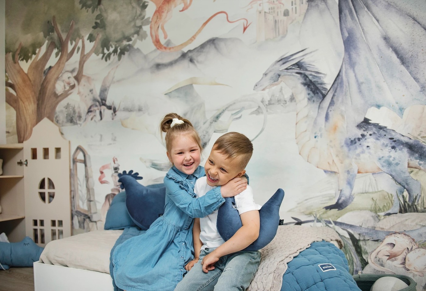 KRÓLESTWO SMOKÓW - tapeta dla dzieci z motywem fantasy