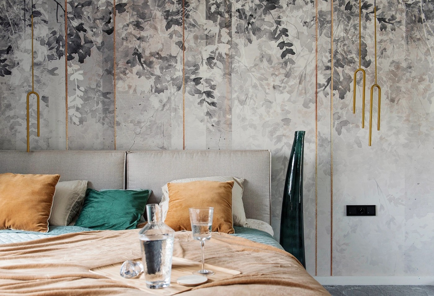 ABSTRACT FLOWERS - grey - tapeta nowoczesna ze złotymi detalami ABSTRACT FLOWERS - grey - tapeta nowoczesna ze złotymi detalami