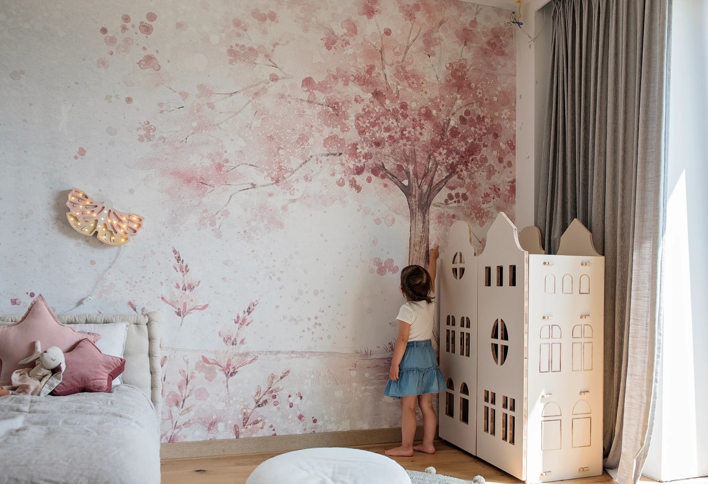 MERRY CHERRY - pink - różowa tapeta dla dziewczynki z drzewem