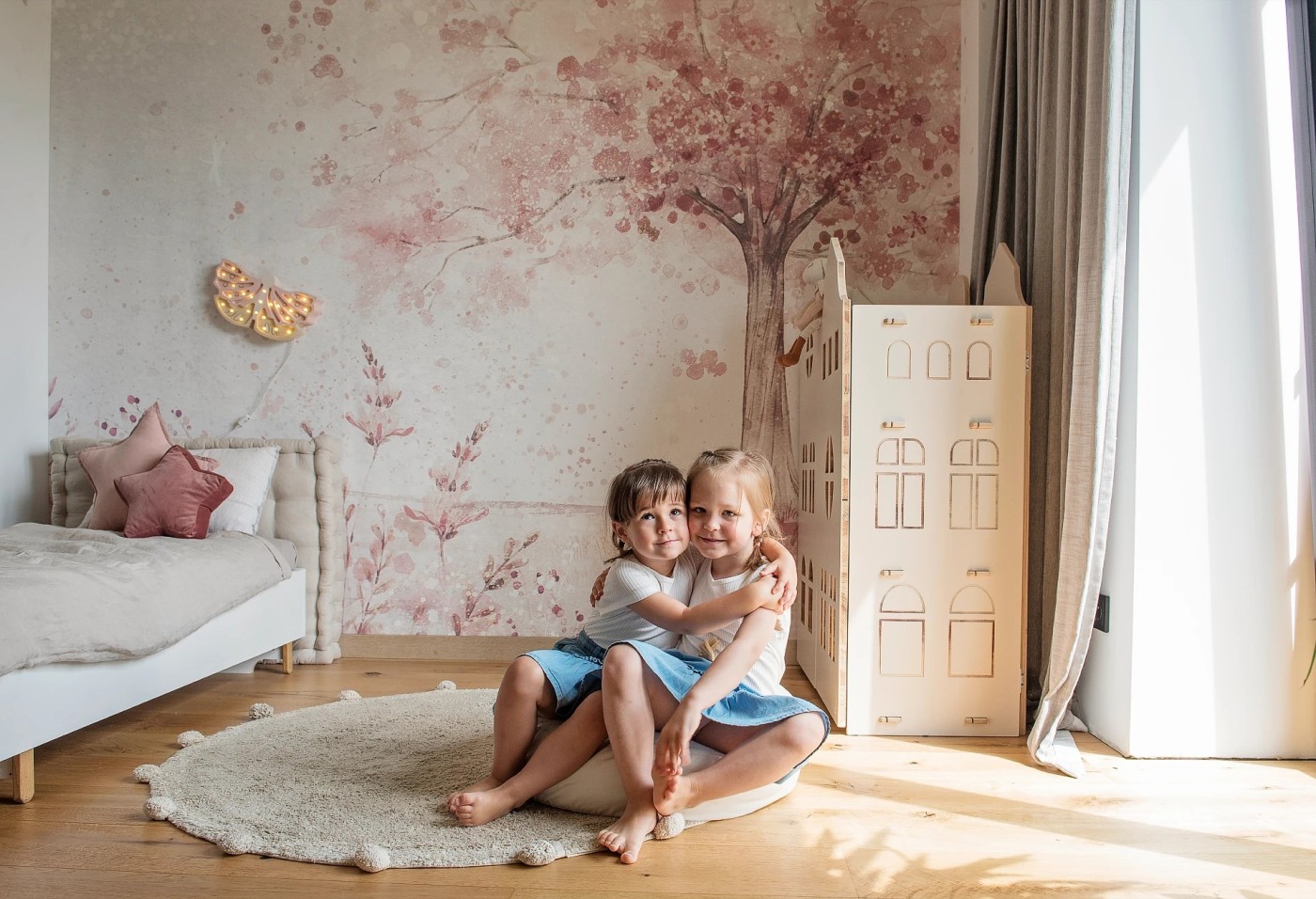 MERRY CHERRY - pink - różowa tapeta dla dziewczynki z drzewem