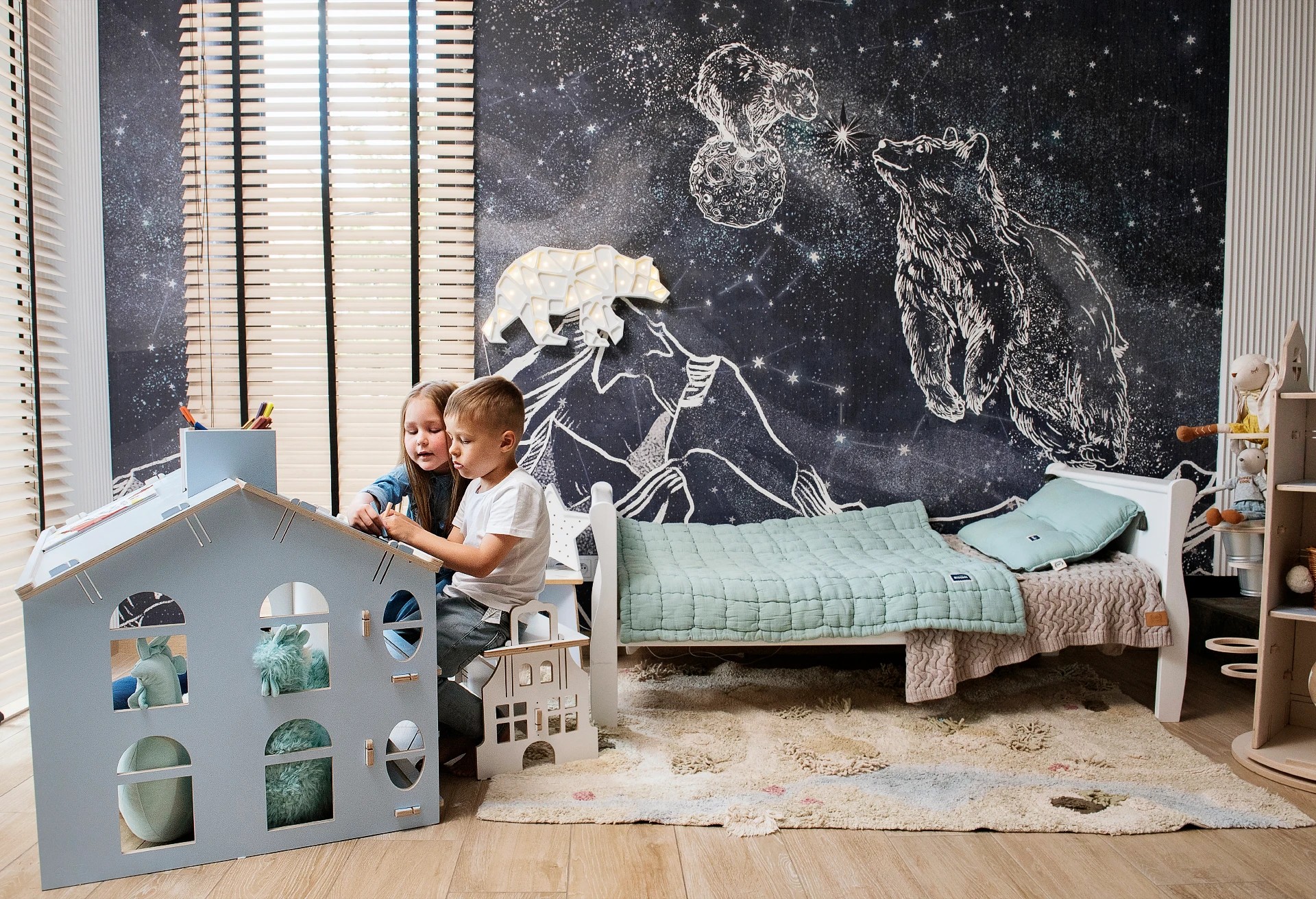 NOCNE NIEBO - niedźwiadki - stonowana tapeta do pokoju dziecięcego