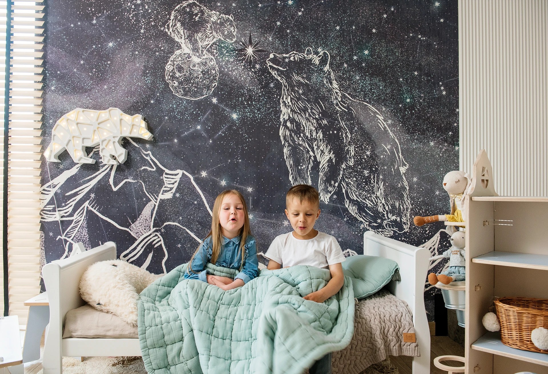 NOCNE NIEBO - niedźwiadki - stonowana tapeta do pokoju dziecięcego