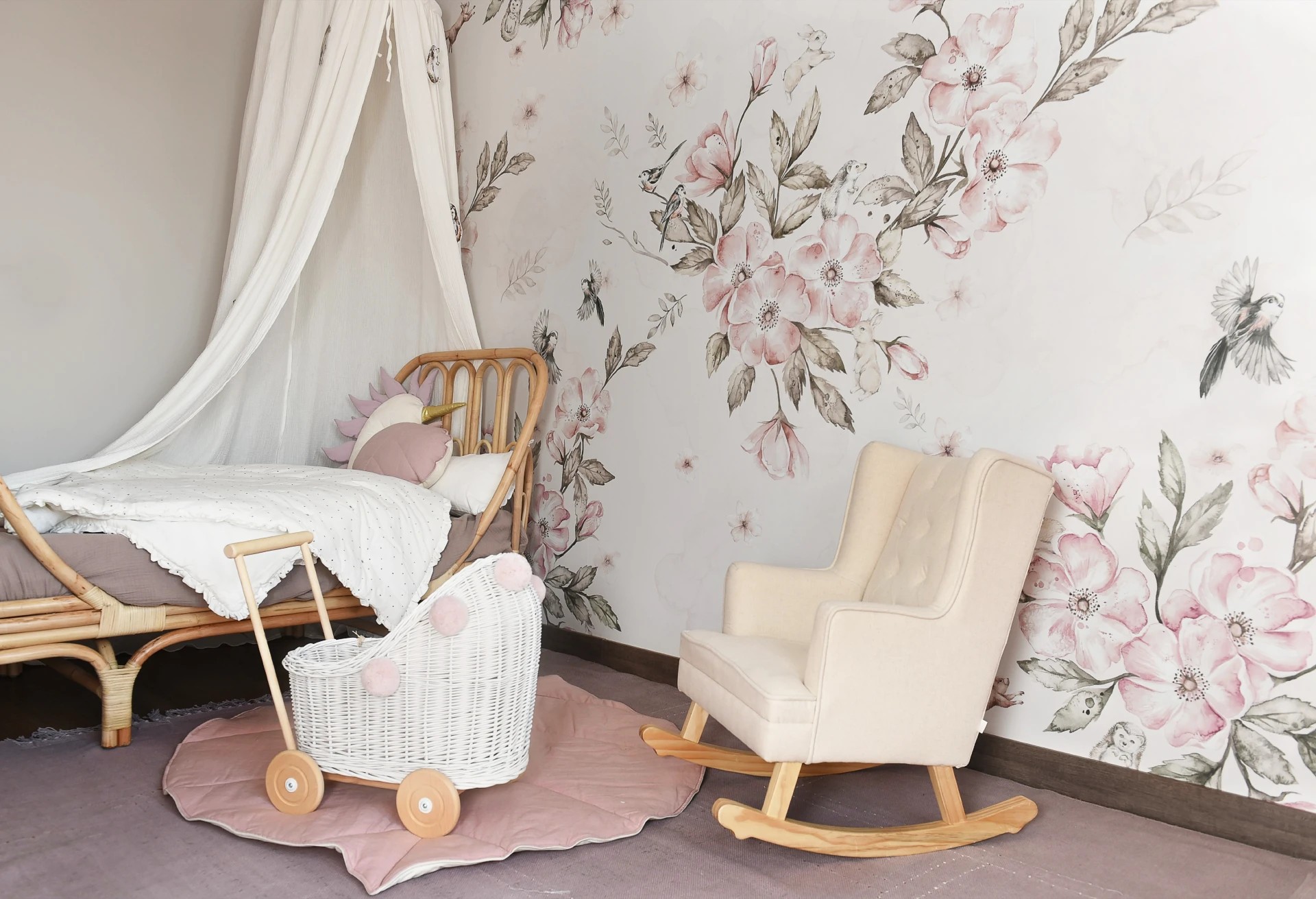ROSE GARDEN - kwiatowa tapeta dla dziewczynki