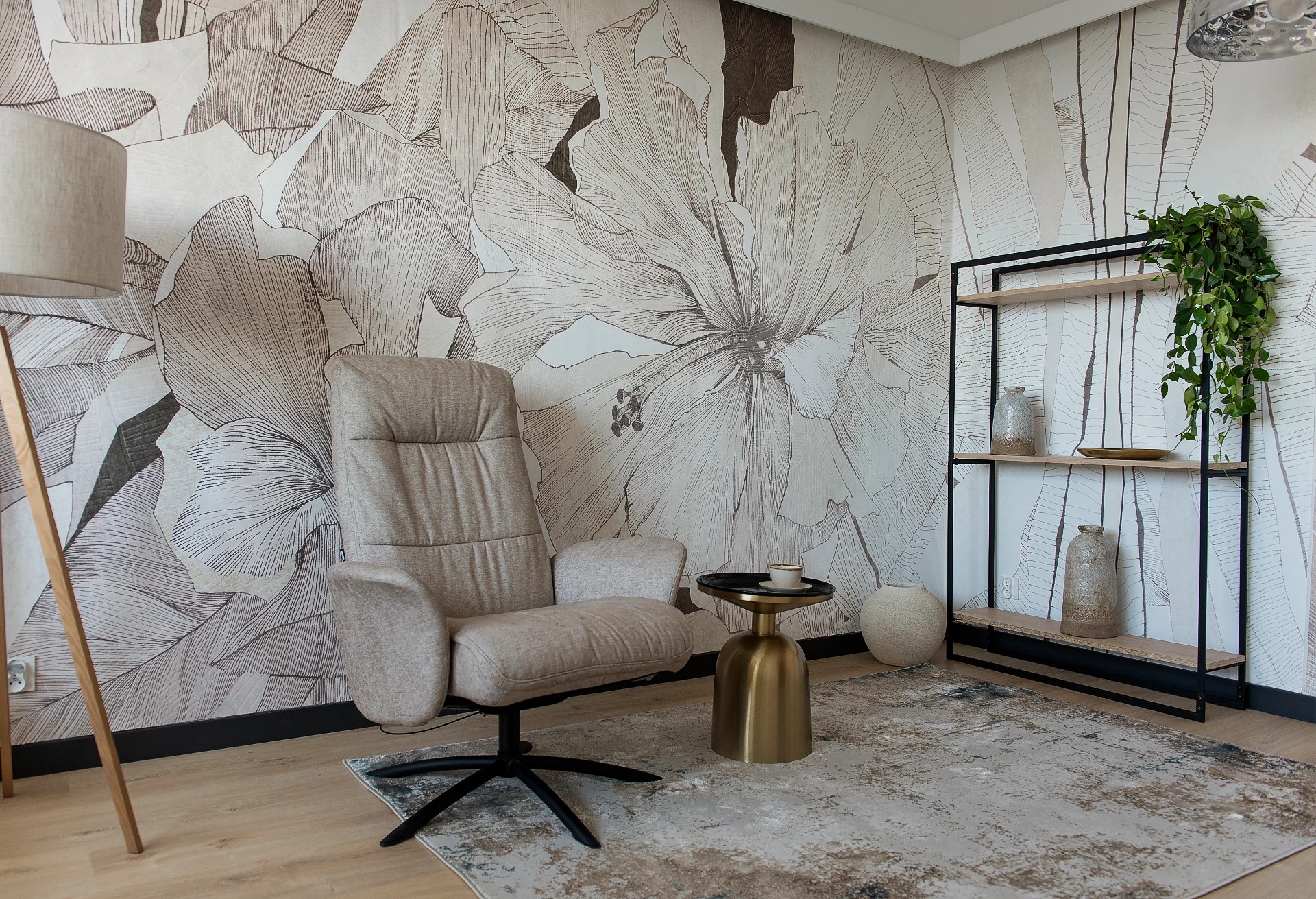 HIBISCUS - grey beige - tapeta w stylu secesyjnym do salonu lub sypialni