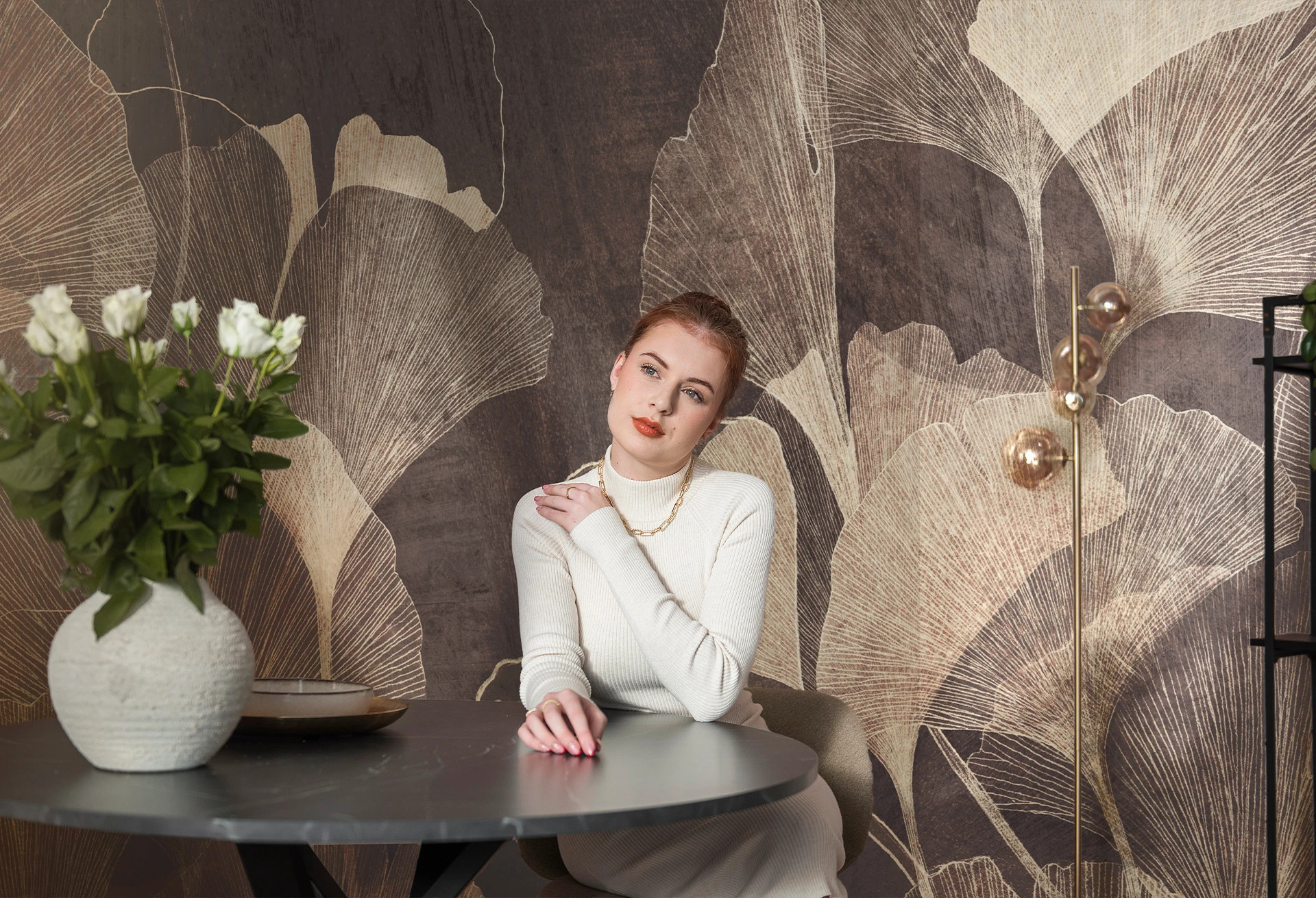 GINGKO - golden brown - elegancka tapeta botaniczna do salonu i sypialni