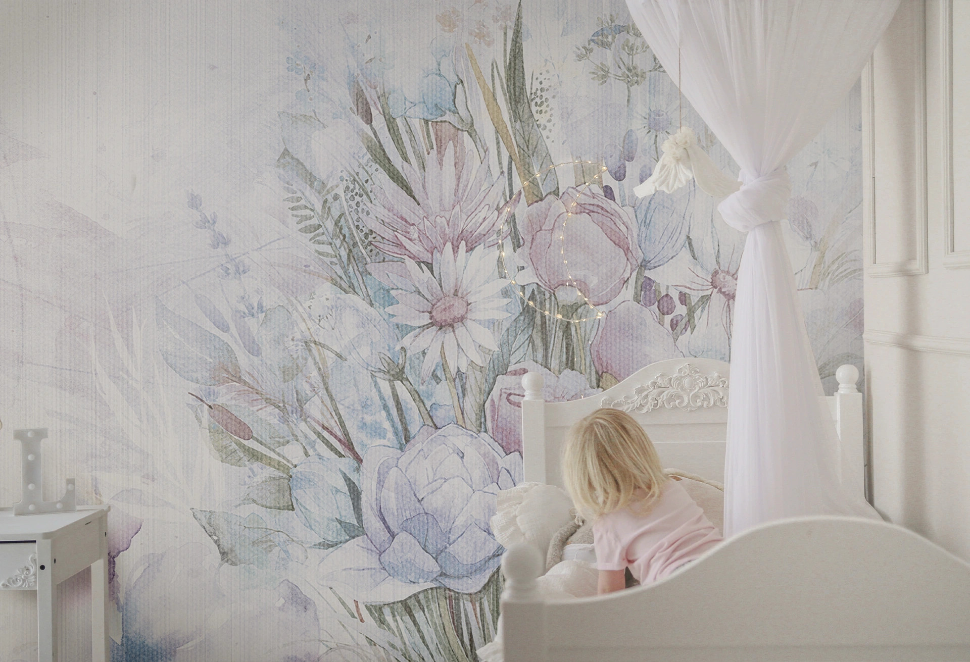 ROSETTA - breeze - tapeta dziecięca z delikatnym bukietem kwiatów