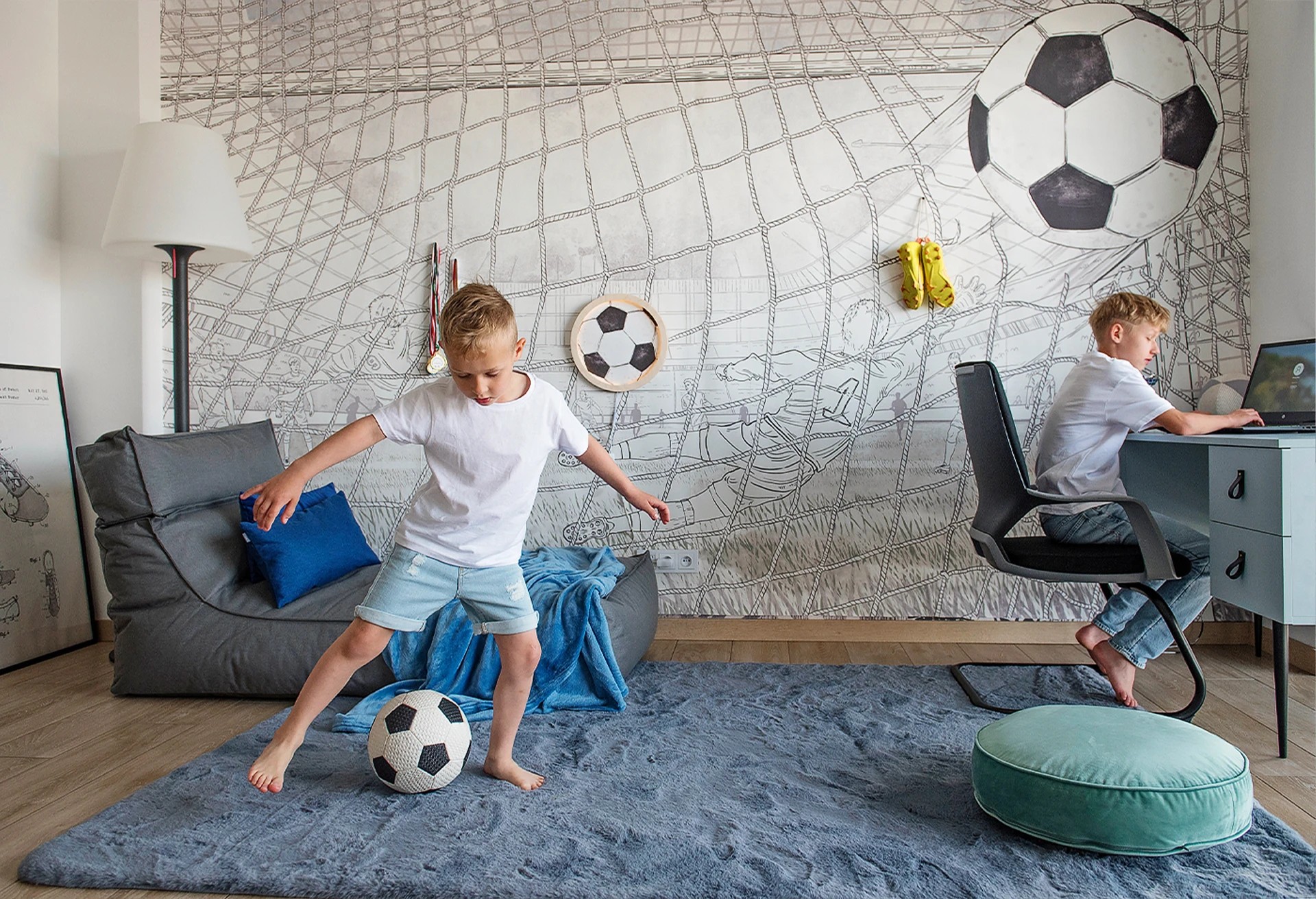 FOOTBALL - light green - tapeta dla chłopaka z piłką nożną