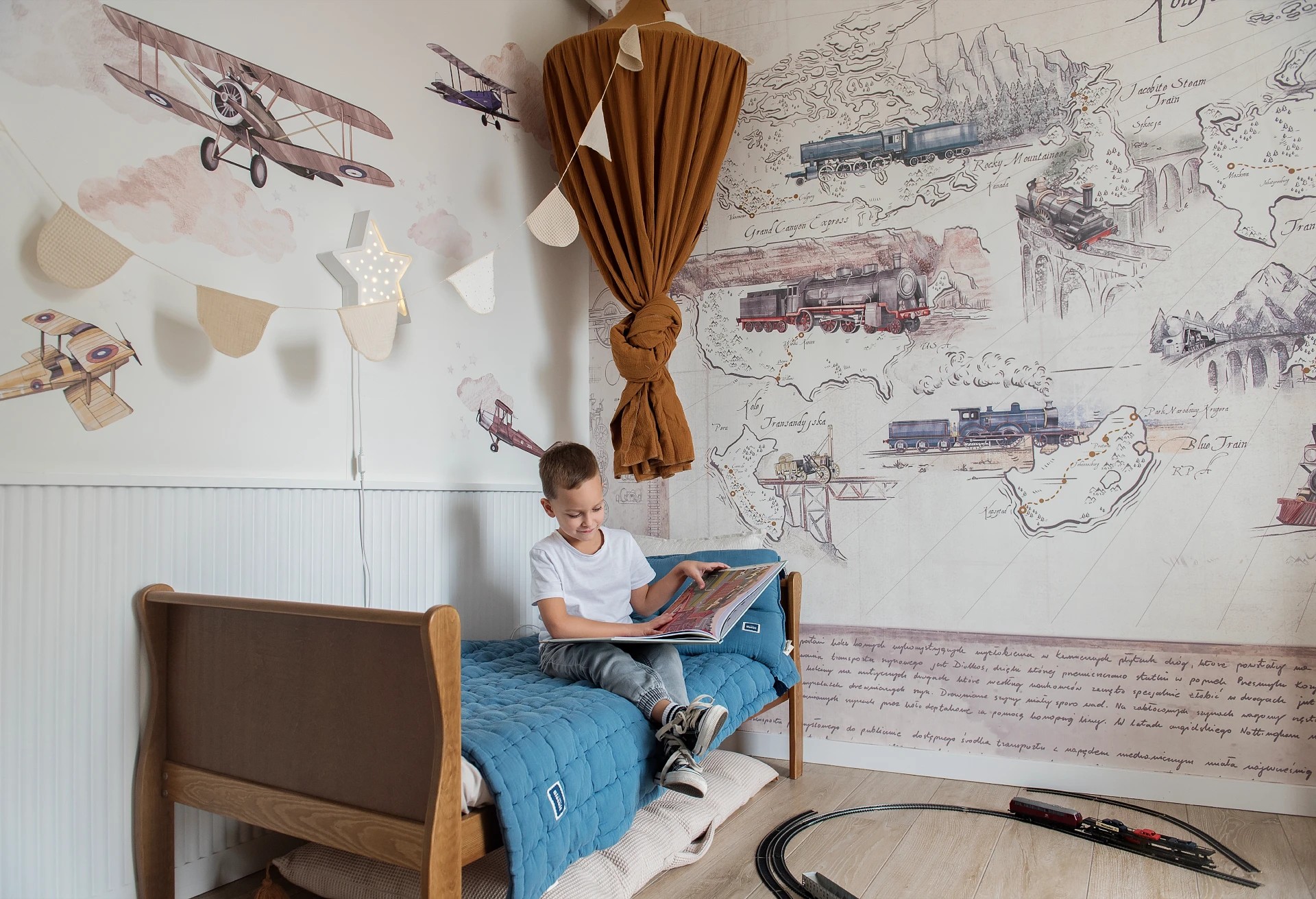 KOLEJE ŚWIATA - tapeta dla chłopca z motywem pociągów
