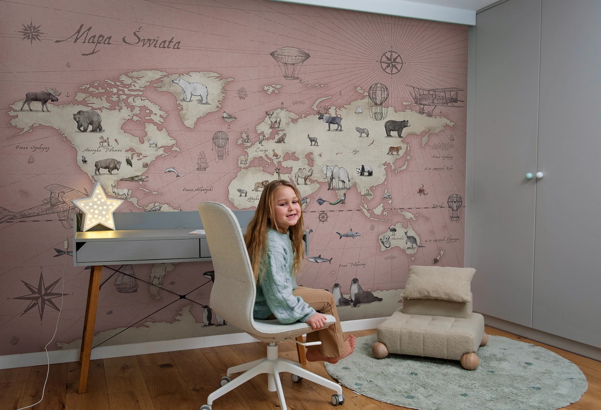 MAPS - rose - różowa tapeta z mapą i zwierzętami
