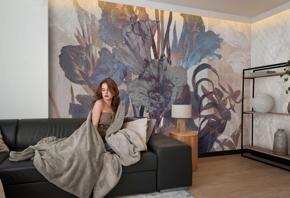 Tapety ścienne we wzory kwiatowe - które motywy są modne i jak je łączyć z meblami?